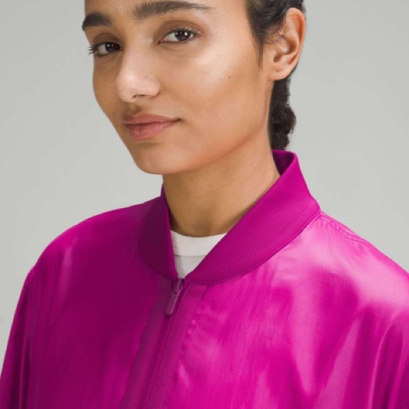 Lululemon Reversible Drape-Sleeve Long Jacket
Sonic Pink / Wild Berry - Picture 4 of 7